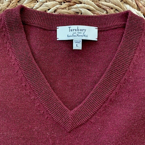 Turnbury Fine Merino Wool V-Neck Sweater - Picture 3 of 9